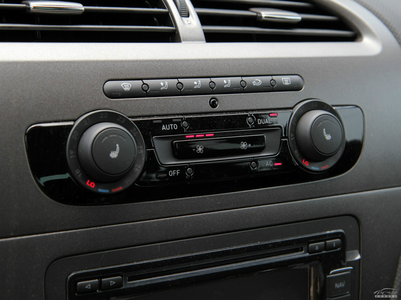 西雅特Leon內(nèi)飾高清大圖