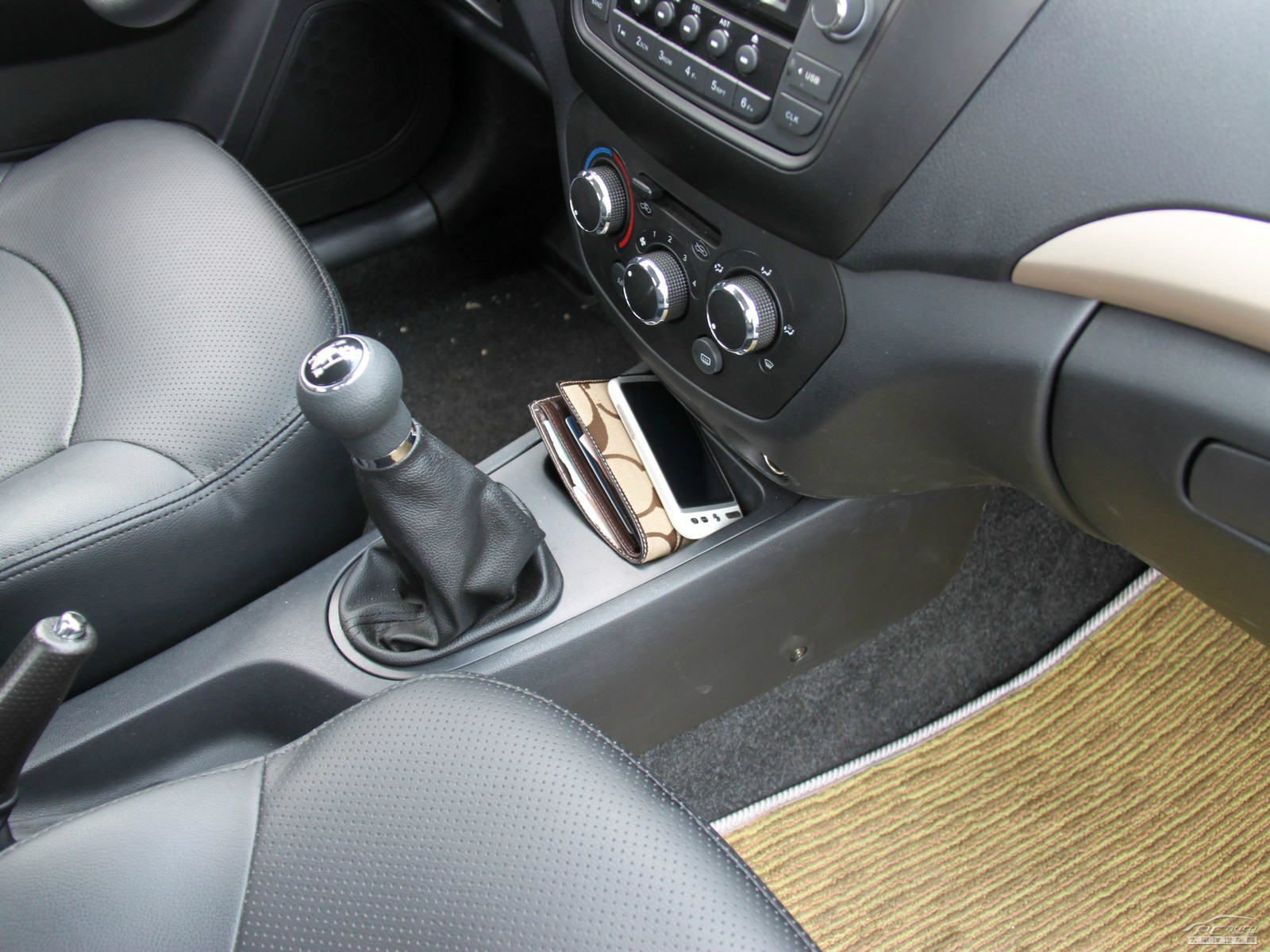 威志V5內(nèi)飾高清大圖