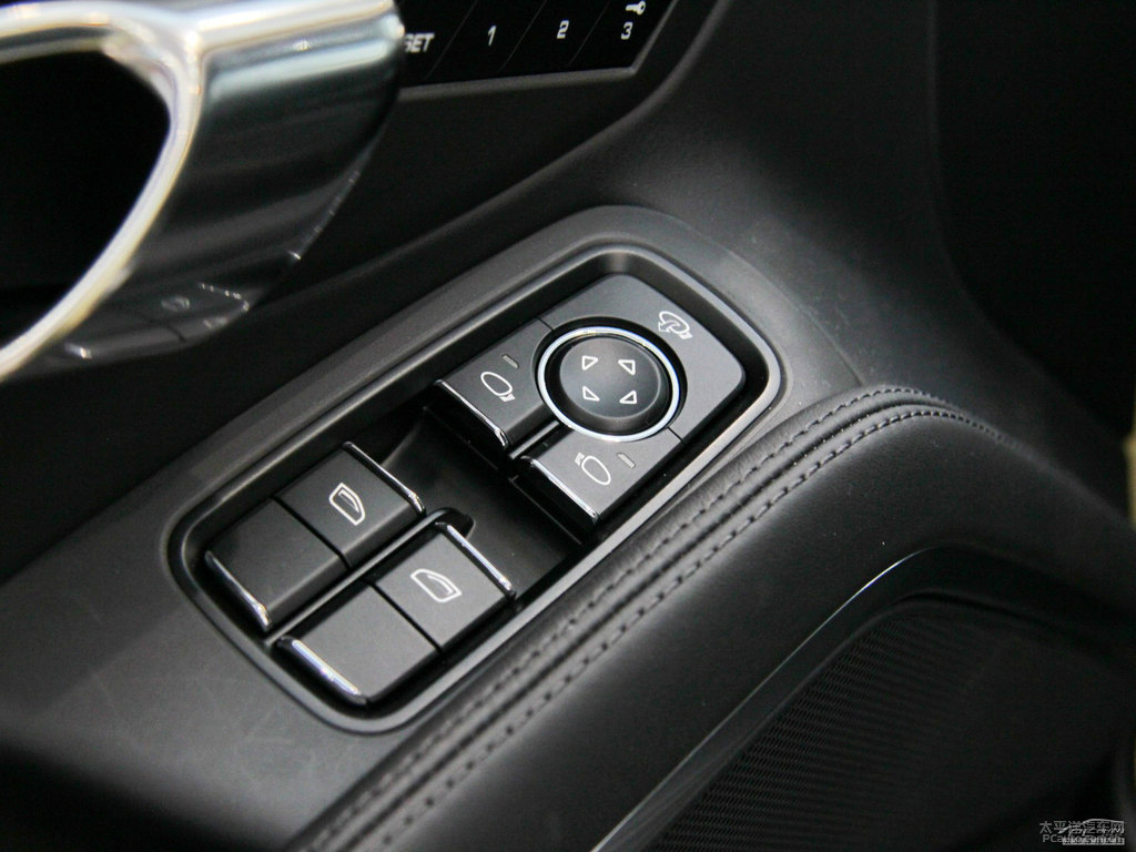 檸檬金保時(shí)捷911車廂內(nèi)飾圖片