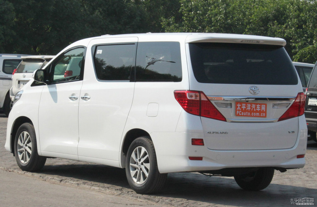 珍珠白色埃爾法整車外觀外觀圖片