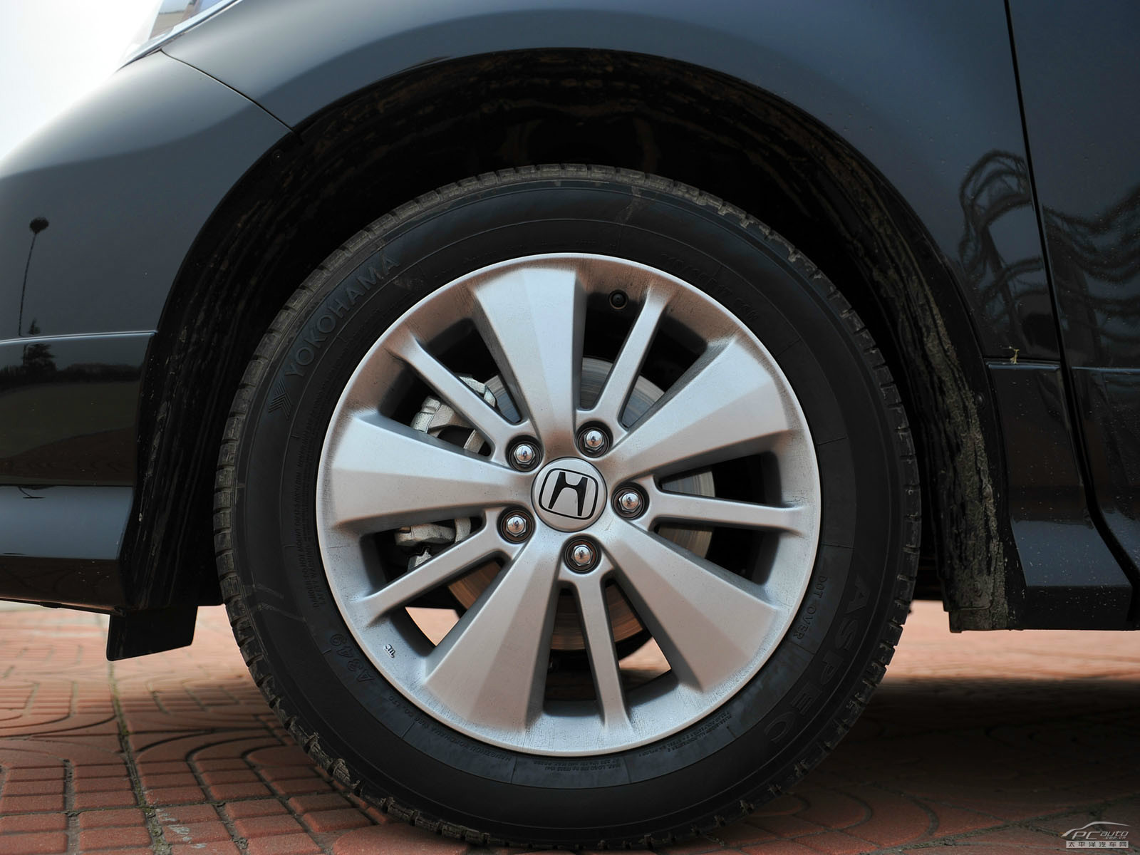 艾力紳外觀高清大圖