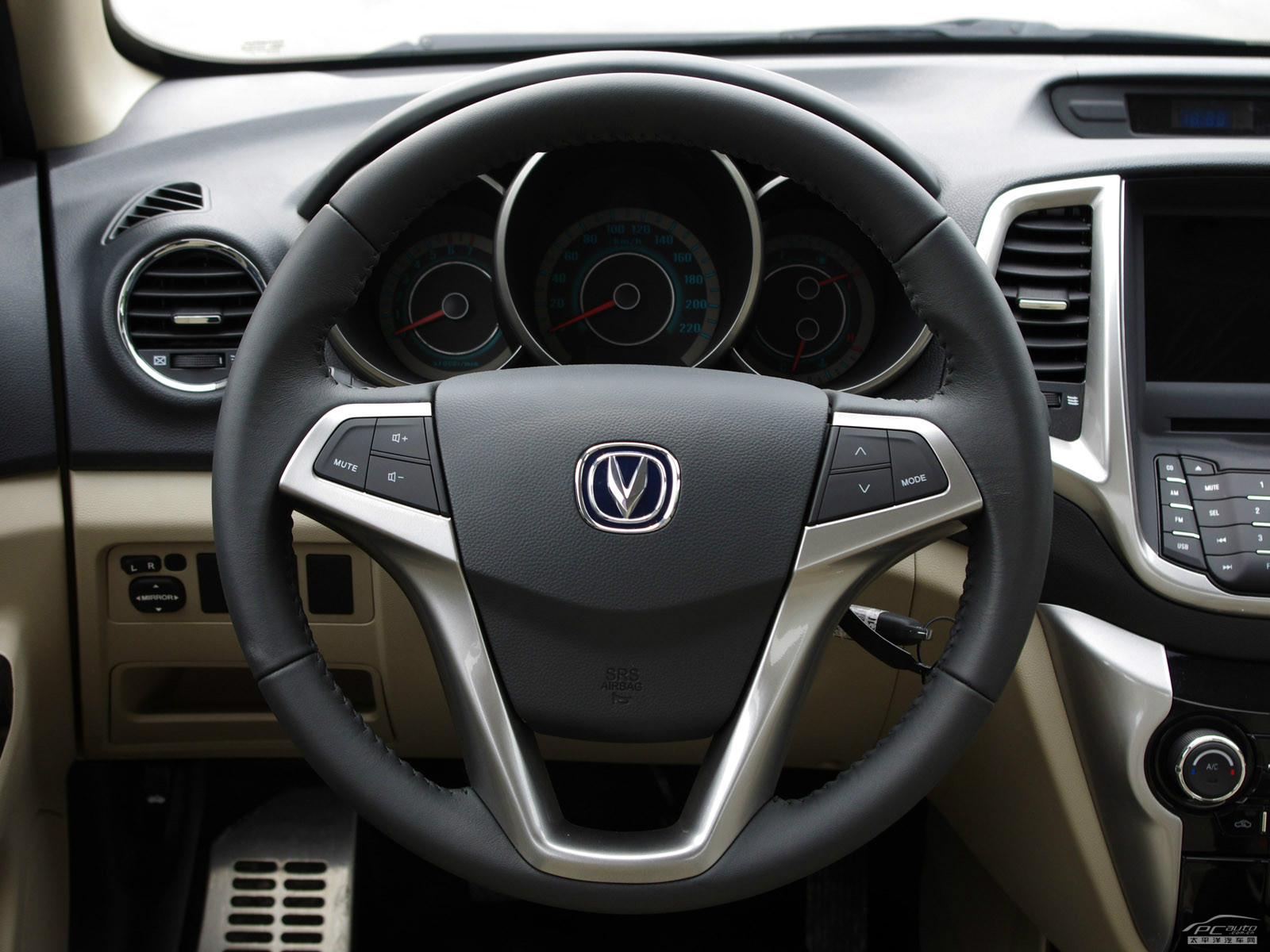 逸動(dòng)經(jīng)典內(nèi)飾高清大圖