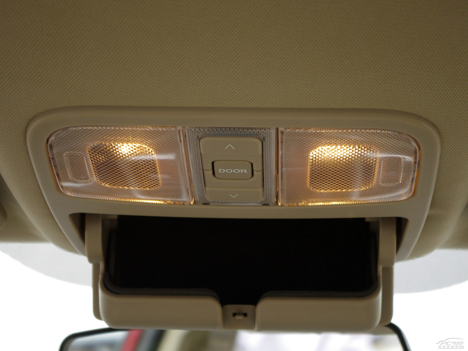 逸動(dòng)經(jīng)典內(nèi)飾高清大圖