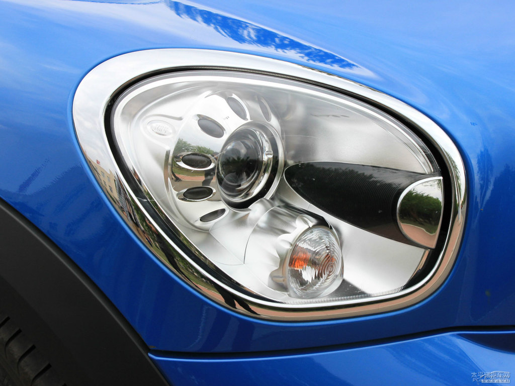 {ɫMINI COUNTRYMAN܇^^DƬ