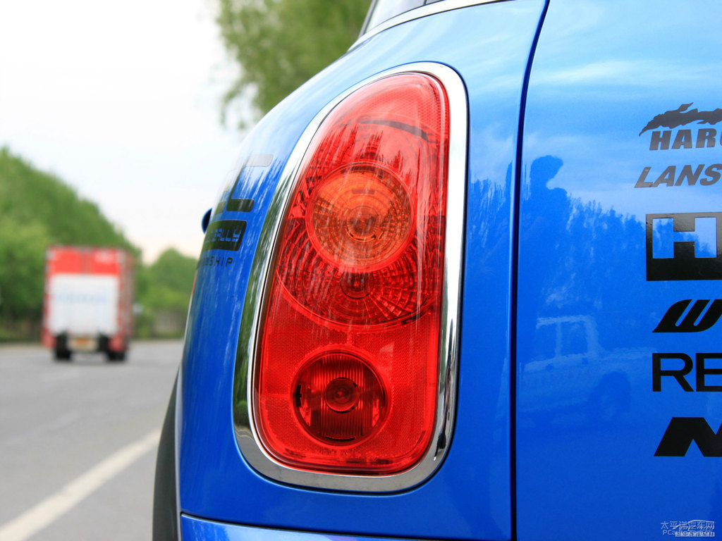 {(ln)ɫMINI COUNTRYMAN܇β^DƬ