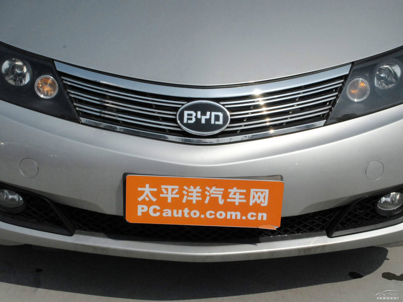 比亞迪M6外觀高清大圖