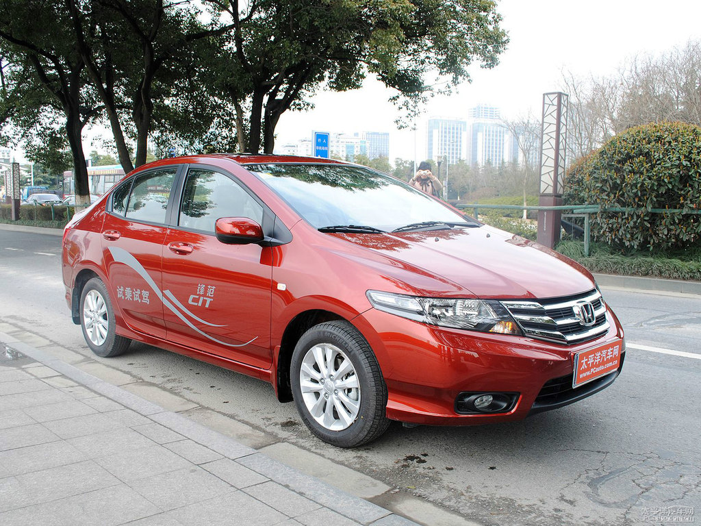 甜橙紅鋒范整車外觀外觀圖片