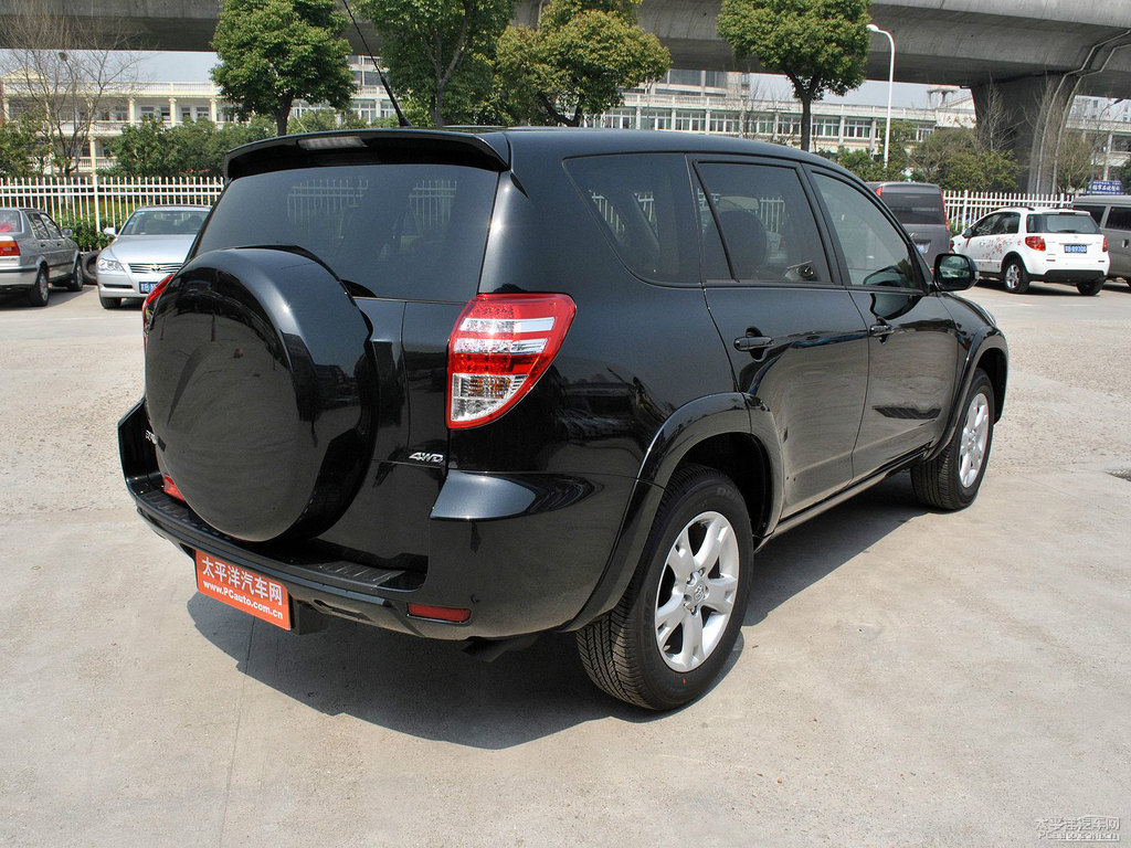 黑云母色RAV4榮放外觀圖片