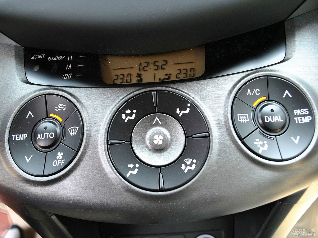黑云母色RAV4榮放內(nèi)飾圖片