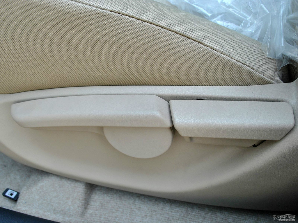 黑云母色RAV4榮放內(nèi)飾圖片