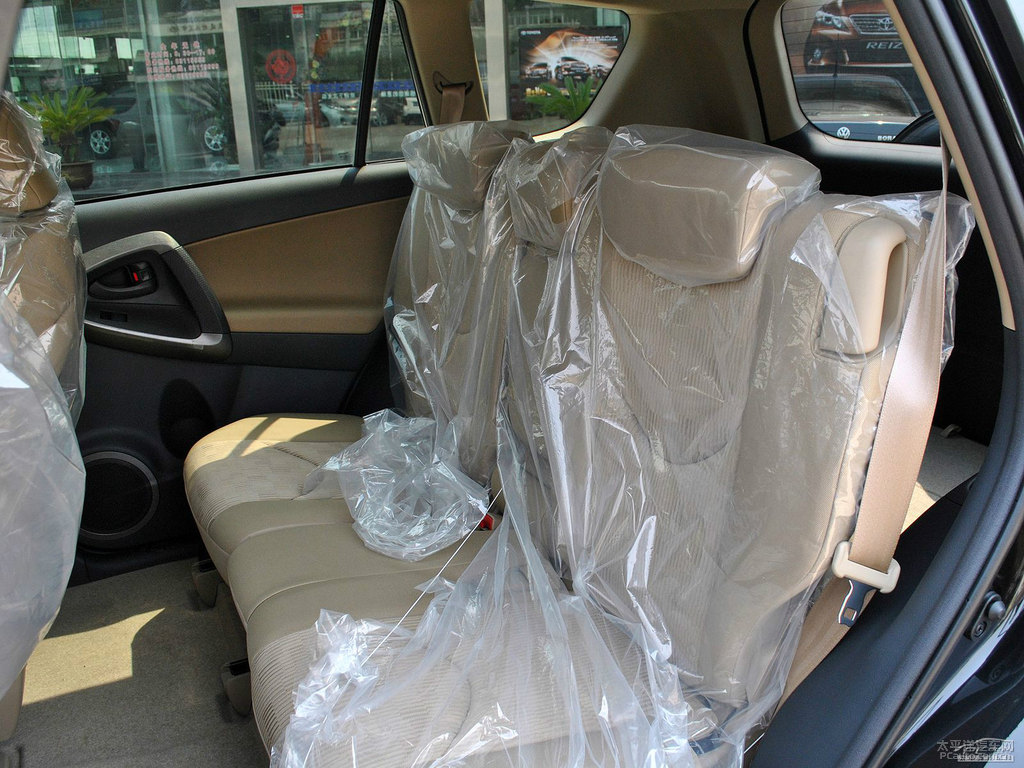 黑云母色RAV4榮放內(nèi)飾圖片