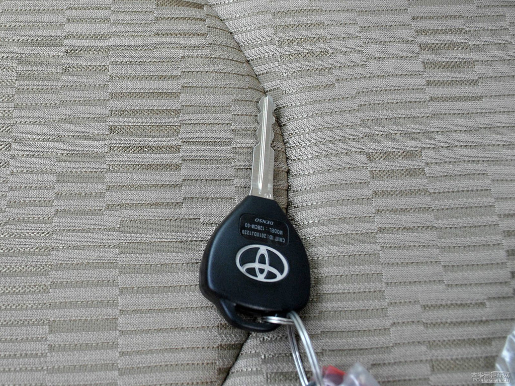 黑云母色RAV4榮放其它細(xì)節(jié)圖片