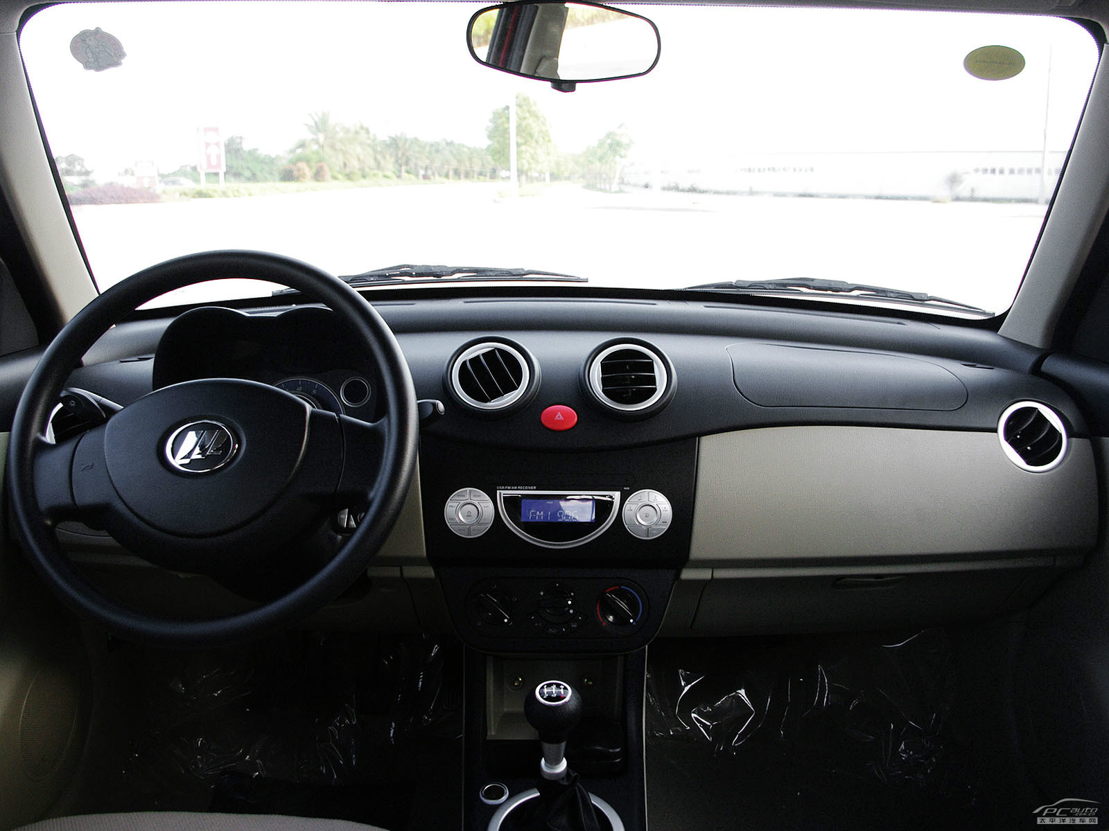 力帆320內(nèi)飾高清大圖