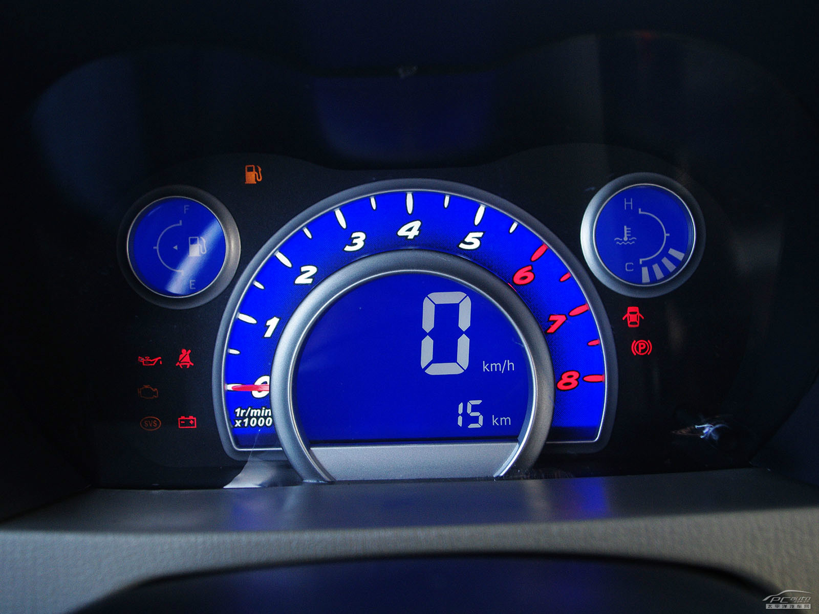 力帆320內(nèi)飾高清大圖