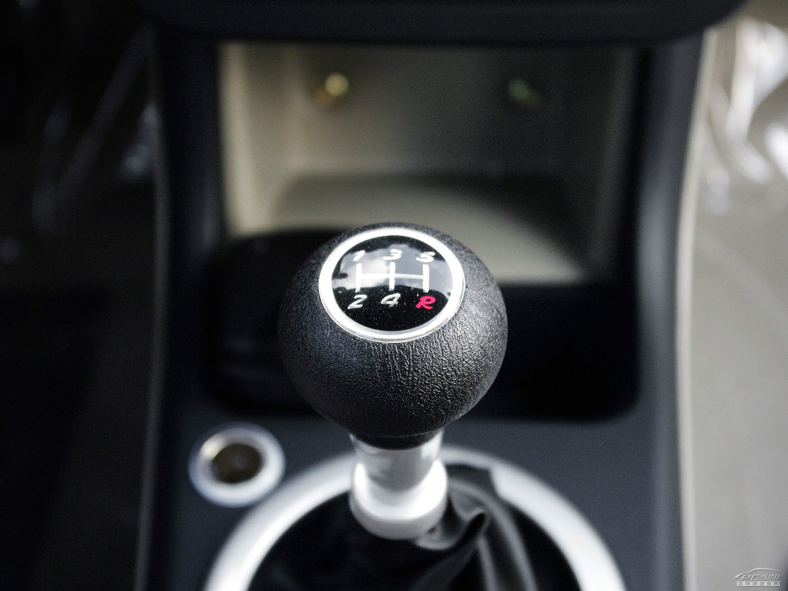 力帆320內(nèi)飾高清大圖