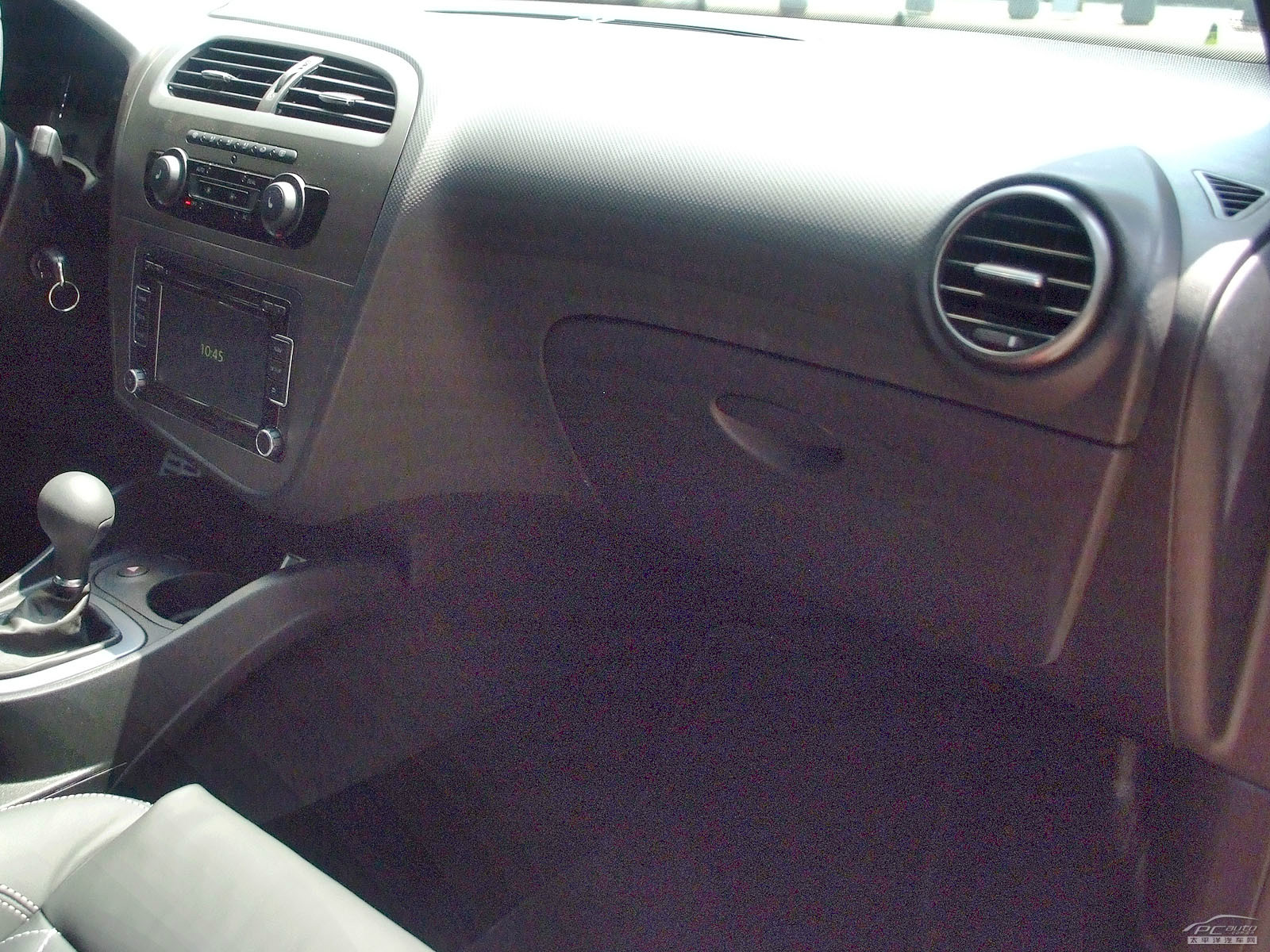 西雅特Leon內(nèi)飾高清大圖