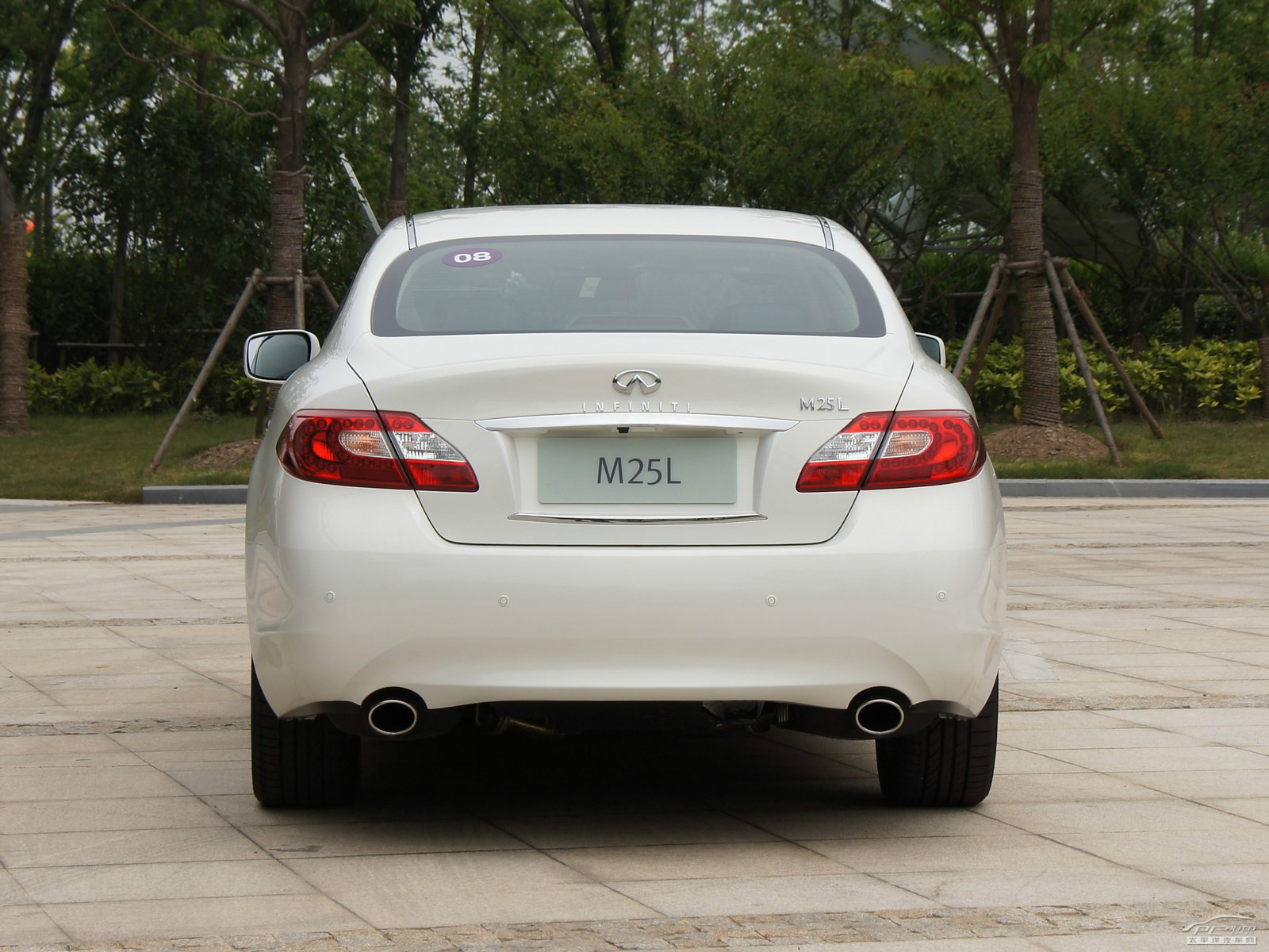 英菲尼迪M外觀高清大圖
