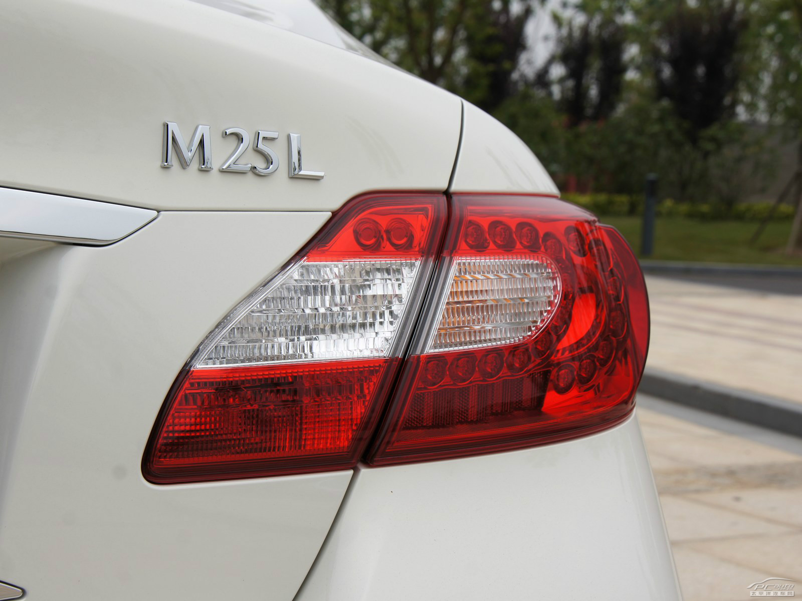 英菲尼迪M外觀高清大圖