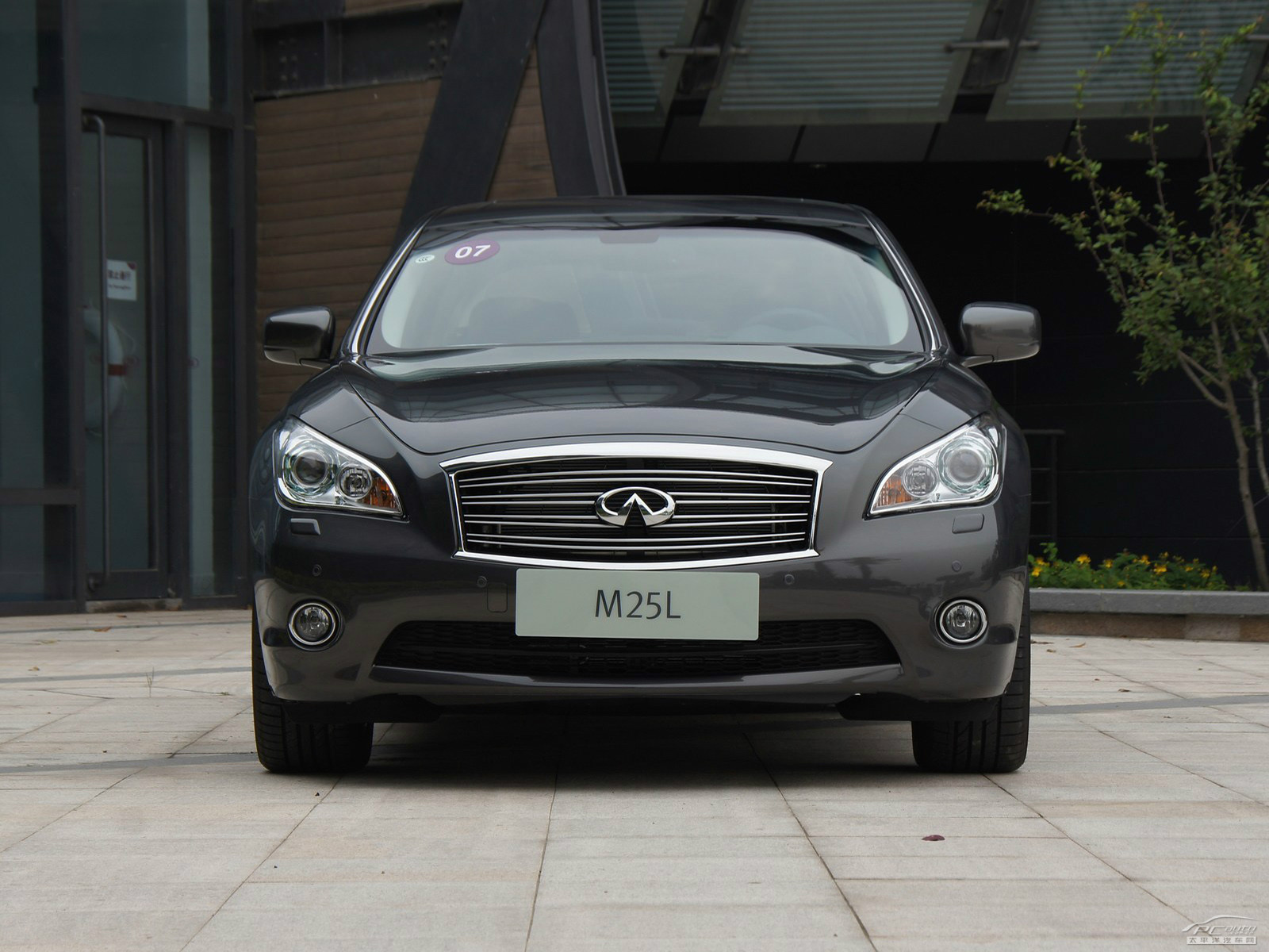 英菲尼迪M外觀高清大圖