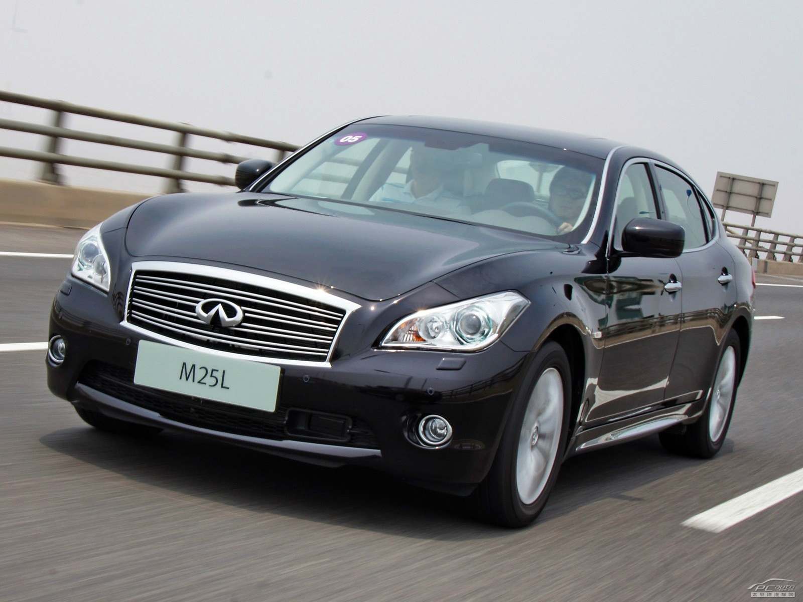 英菲尼迪M外觀高清大圖