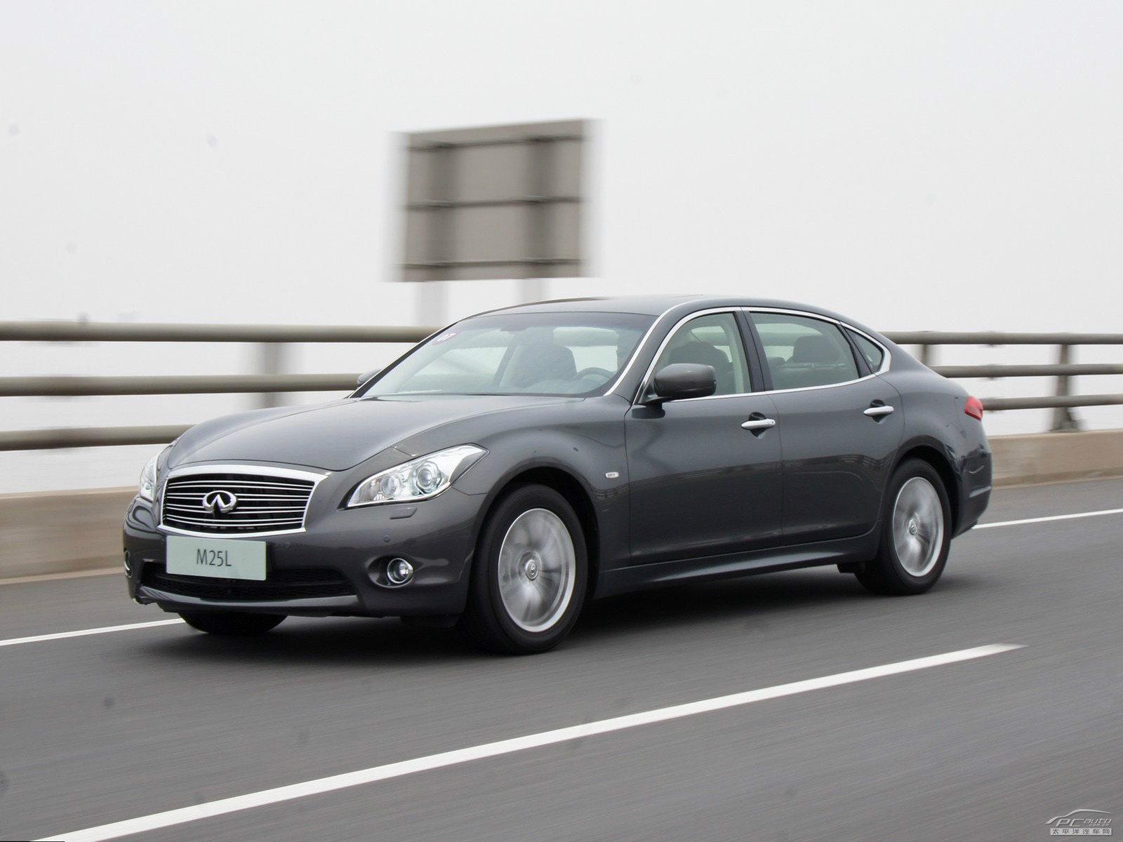 英菲尼迪M外觀高清大圖