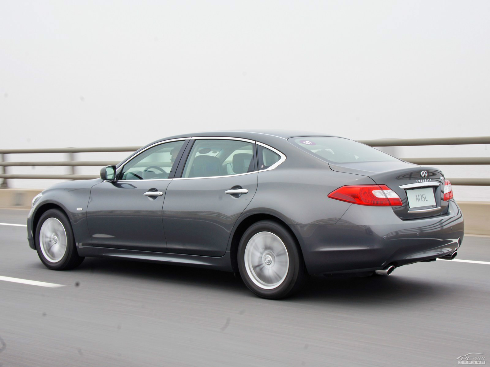 英菲尼迪M外觀高清大圖