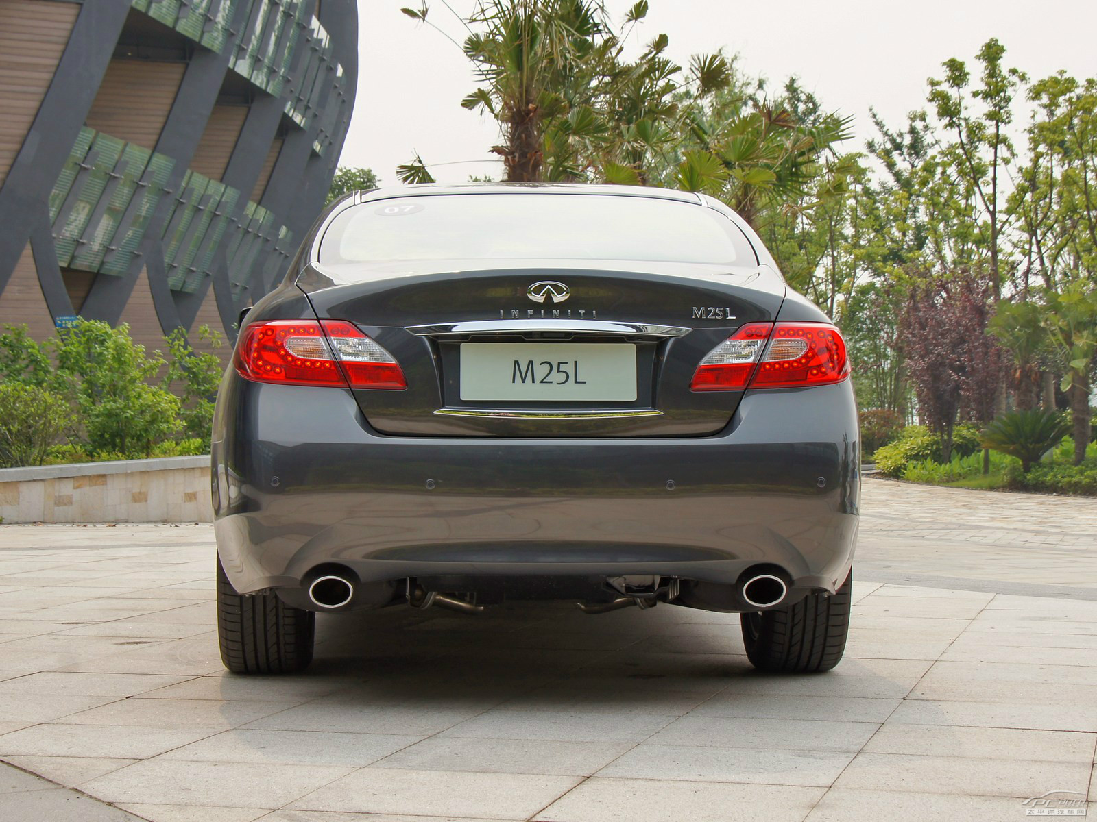 英菲尼迪M外觀高清大圖
