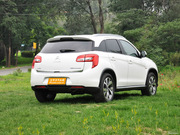 2012款 2.0L 四驅(qū)豪華版 2012款 2.0L 四驅(qū)豪華版