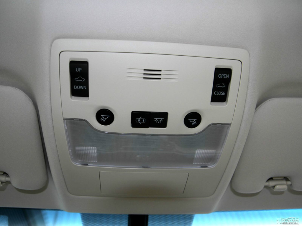星光黑色雷克薩斯ES車廂內(nèi)飾圖片