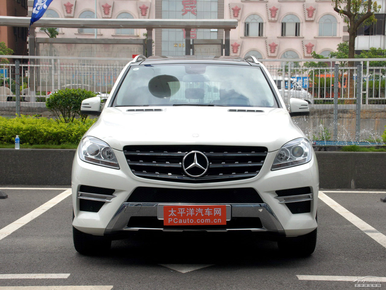 奔馳M級外觀高清大圖