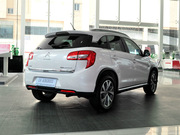 2012款 2.0L 四驅(qū)豪華版 2012款 2.0L 四驅(qū)豪華版