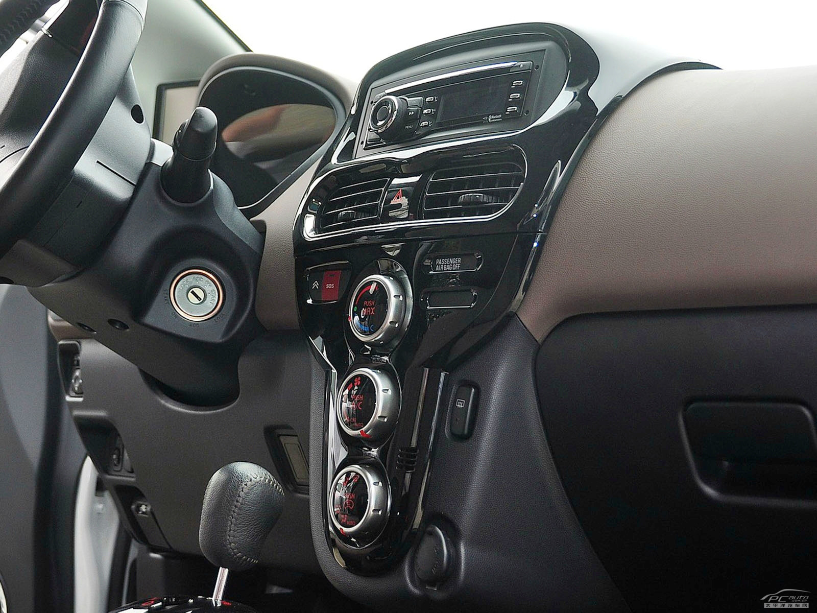 雪鐵龍C-ZERO內(nèi)飾高清大圖