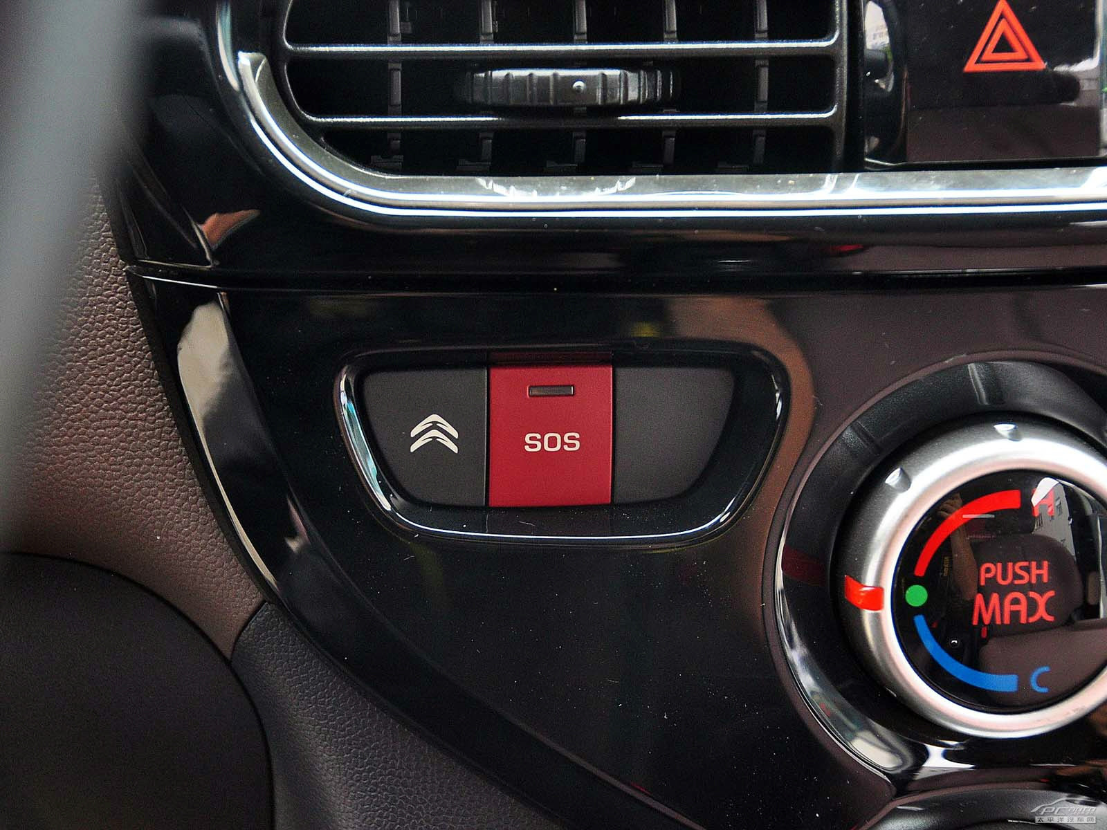 雪鐵龍C-ZERO內(nèi)飾高清大圖