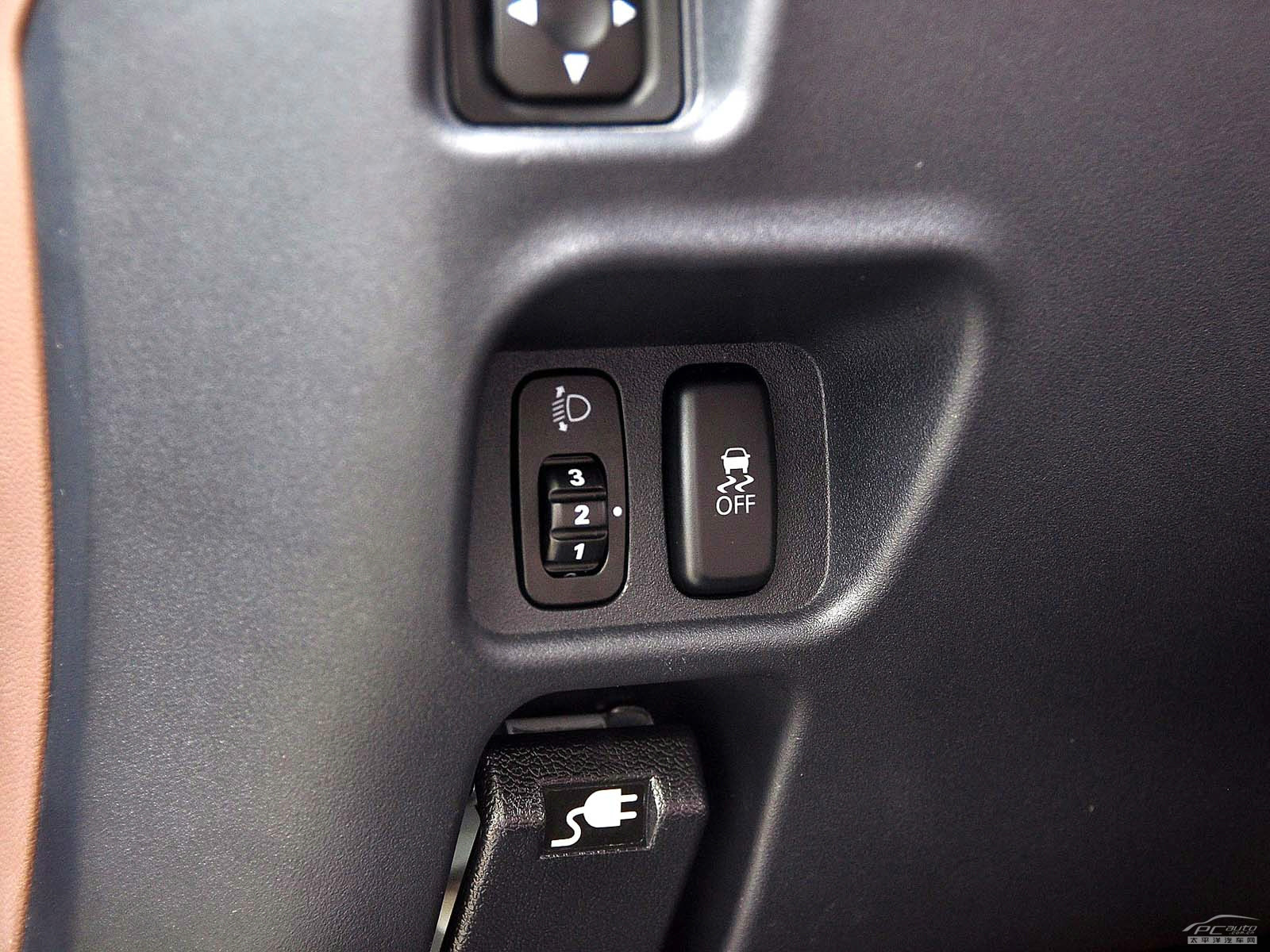 雪鐵龍C-ZERO內(nèi)飾高清大圖