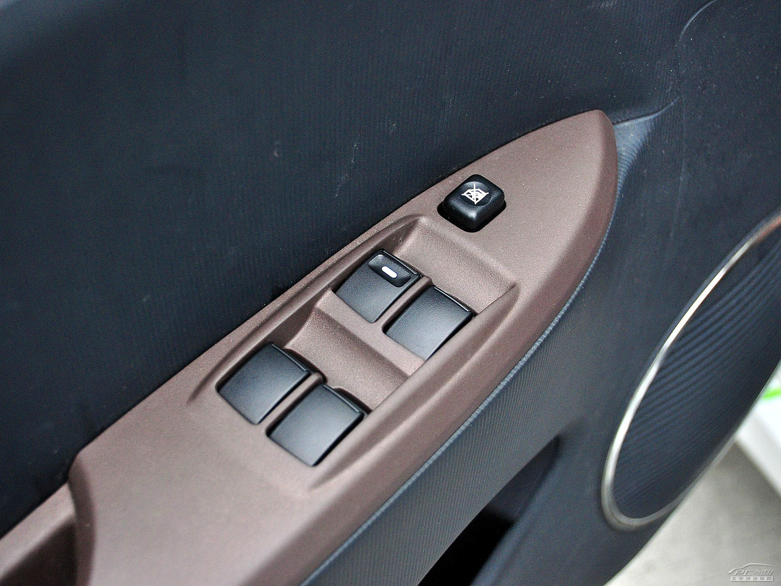 雪鐵龍C-ZERO內(nèi)飾高清大圖