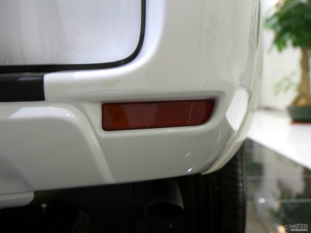 超級白RAV4榮放外觀圖片