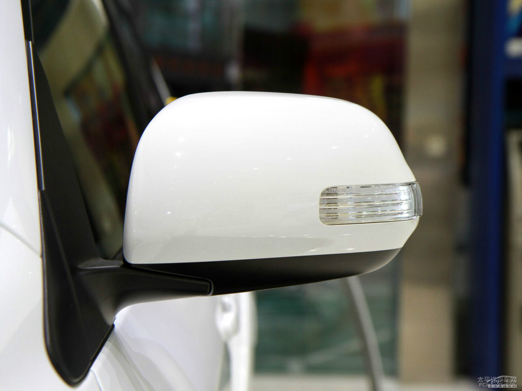 超級白RAV4榮放外觀圖片