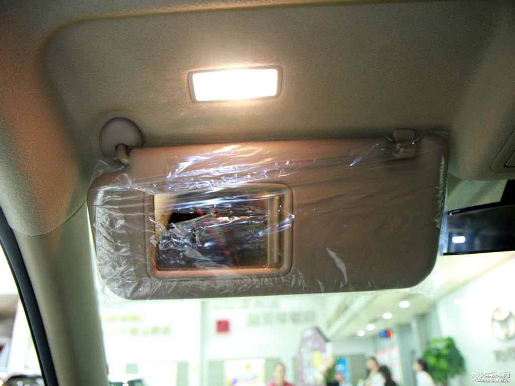 超級白RAV4榮放內(nèi)飾圖片