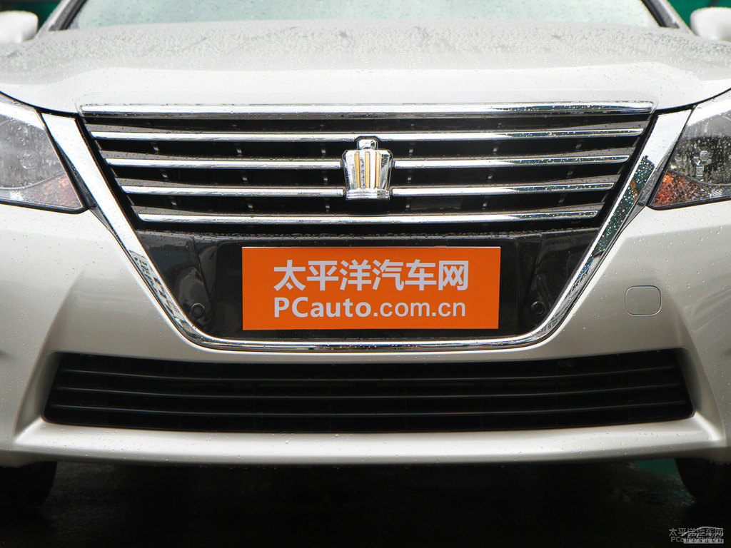 水晶銀皇冠車頭外觀圖片