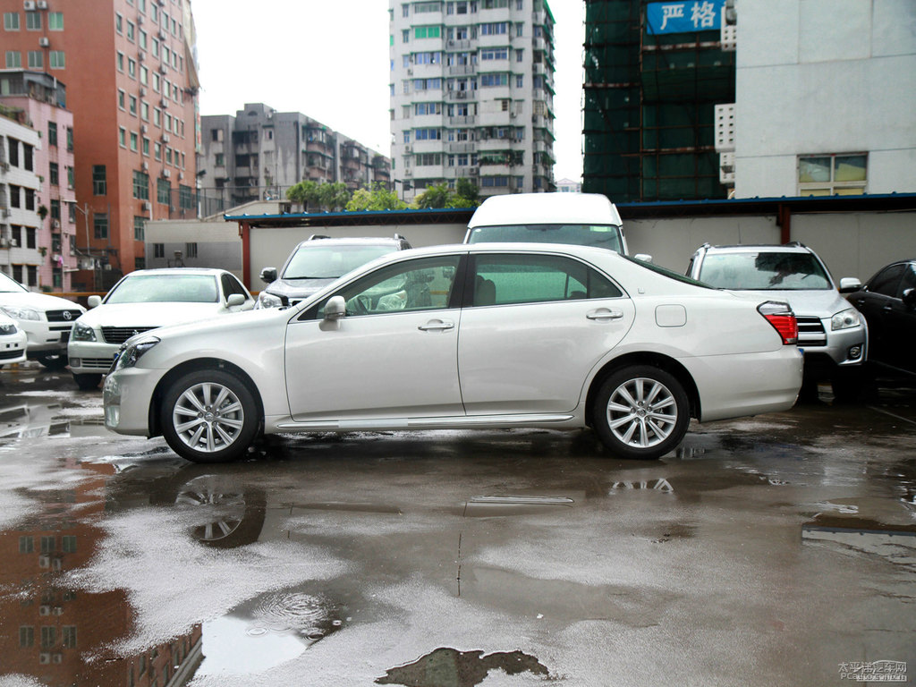 水晶銀皇冠整車外觀外觀圖片