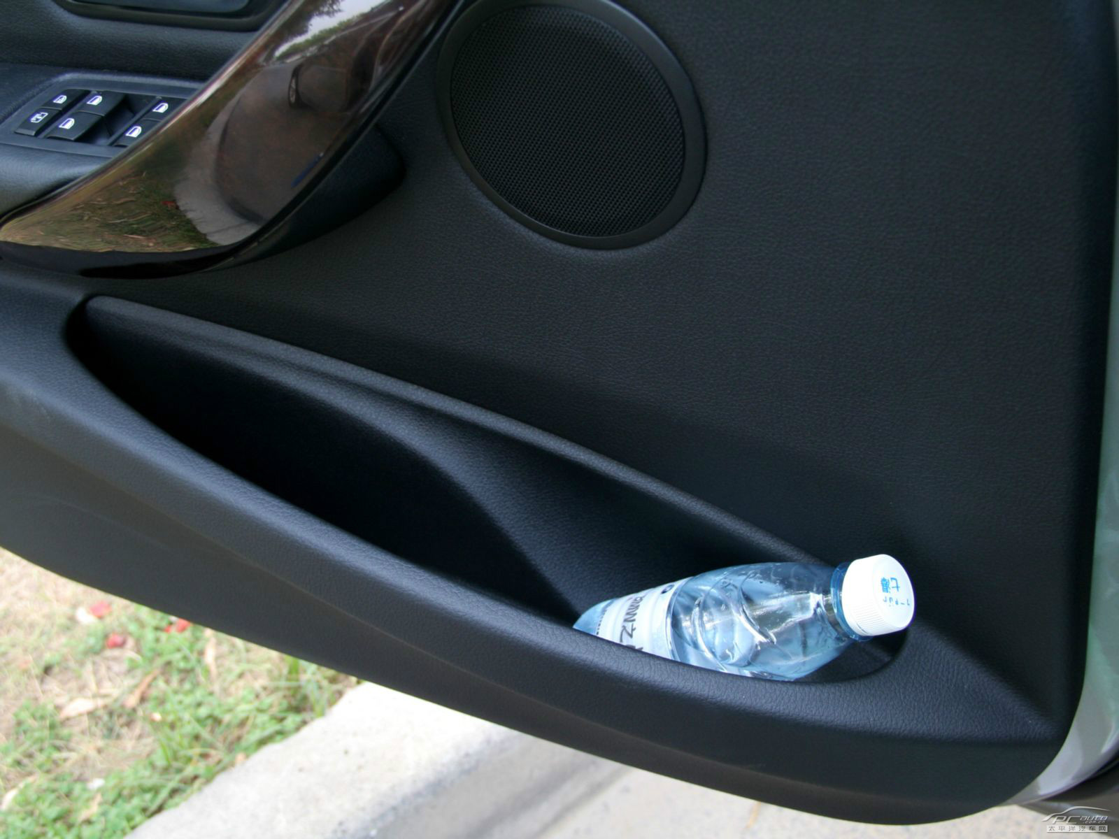 寶馬3系空間高清大圖