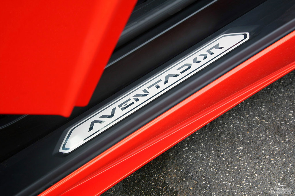 橙色Aventador車身外觀圖片