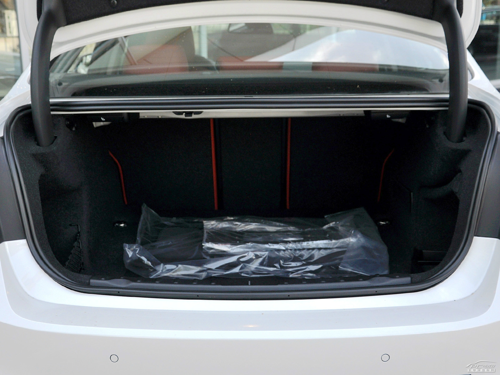 寶馬3系(進(jìn)口)空間高清大圖