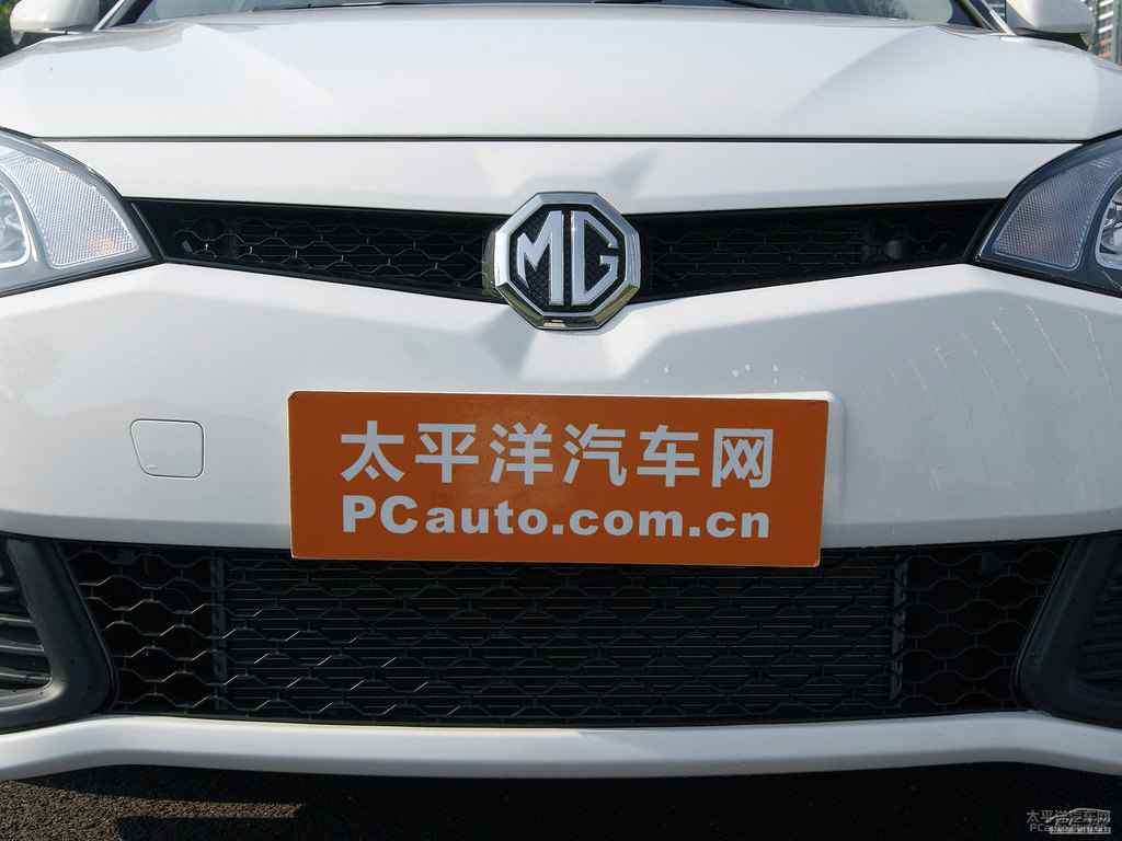 圣峰白MG6外觀圖片