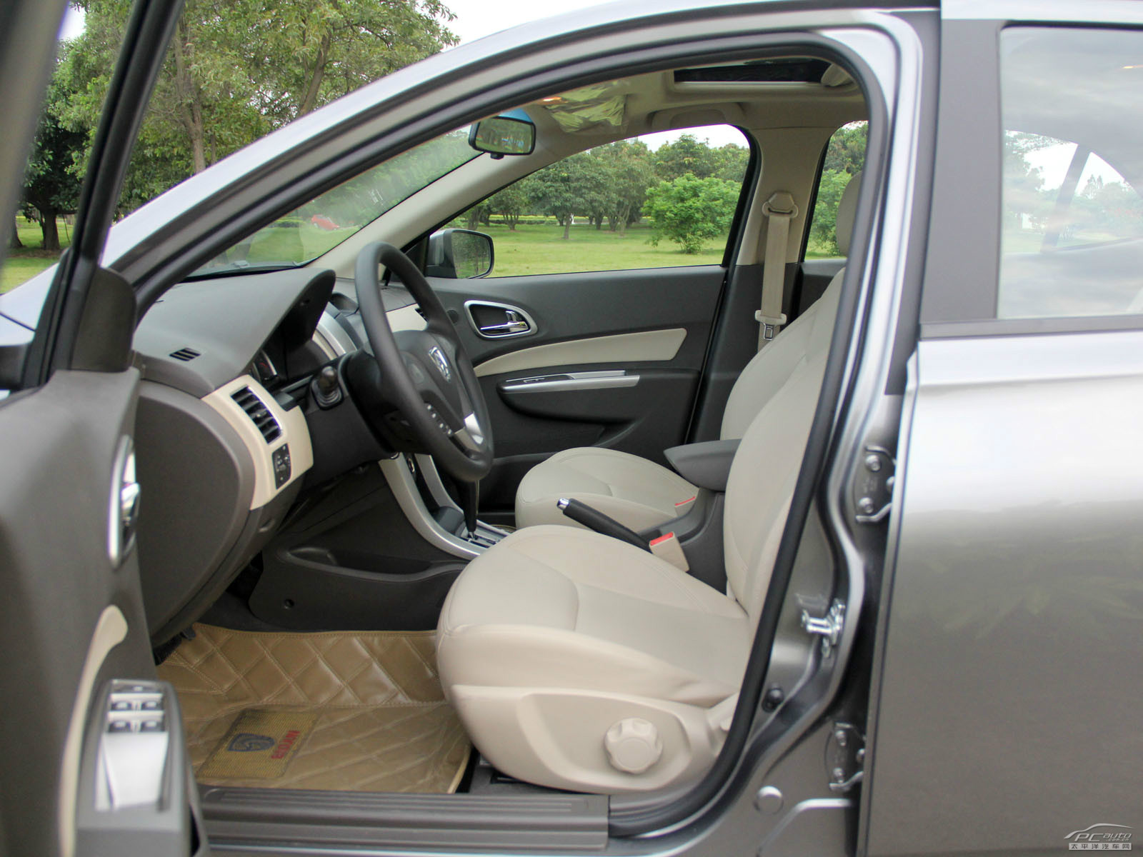 寶駿630空間高清大圖