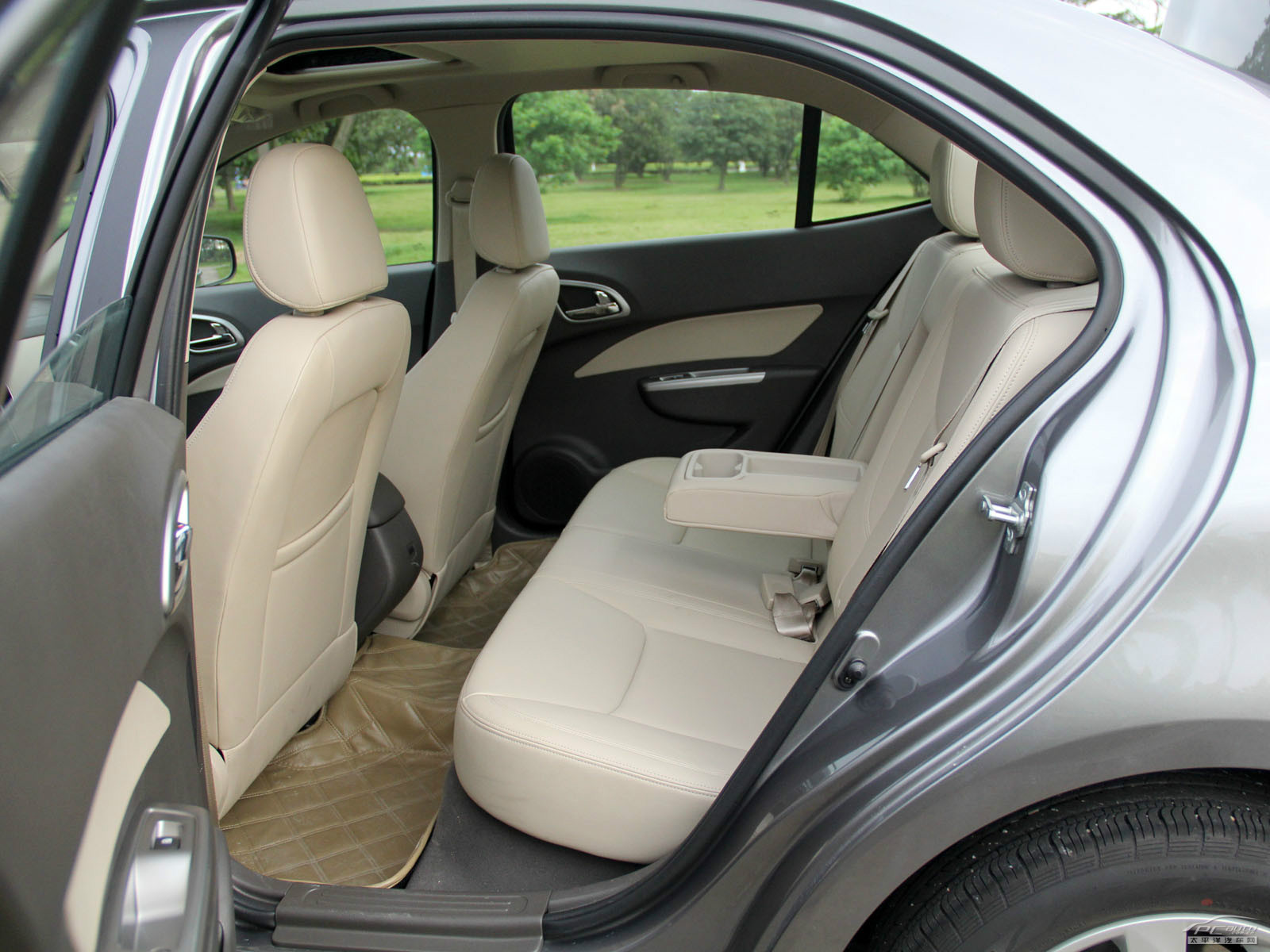 寶駿630空間高清大圖