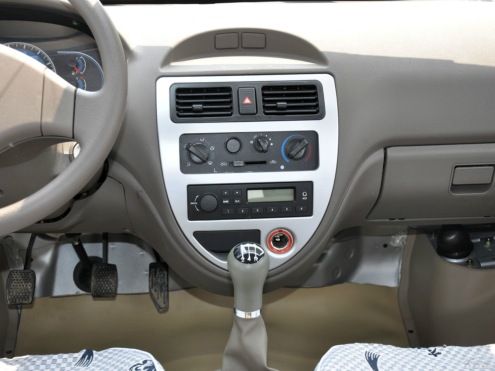 佳寶V70內(nèi)飾高清大圖