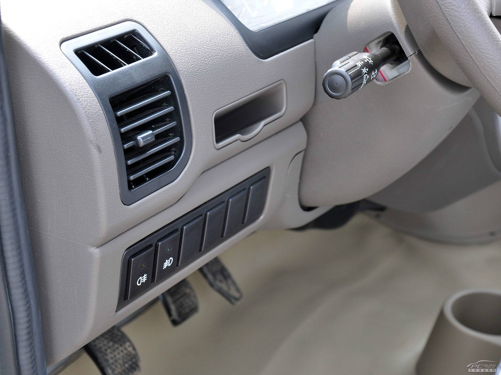 佳寶V70內(nèi)飾高清大圖