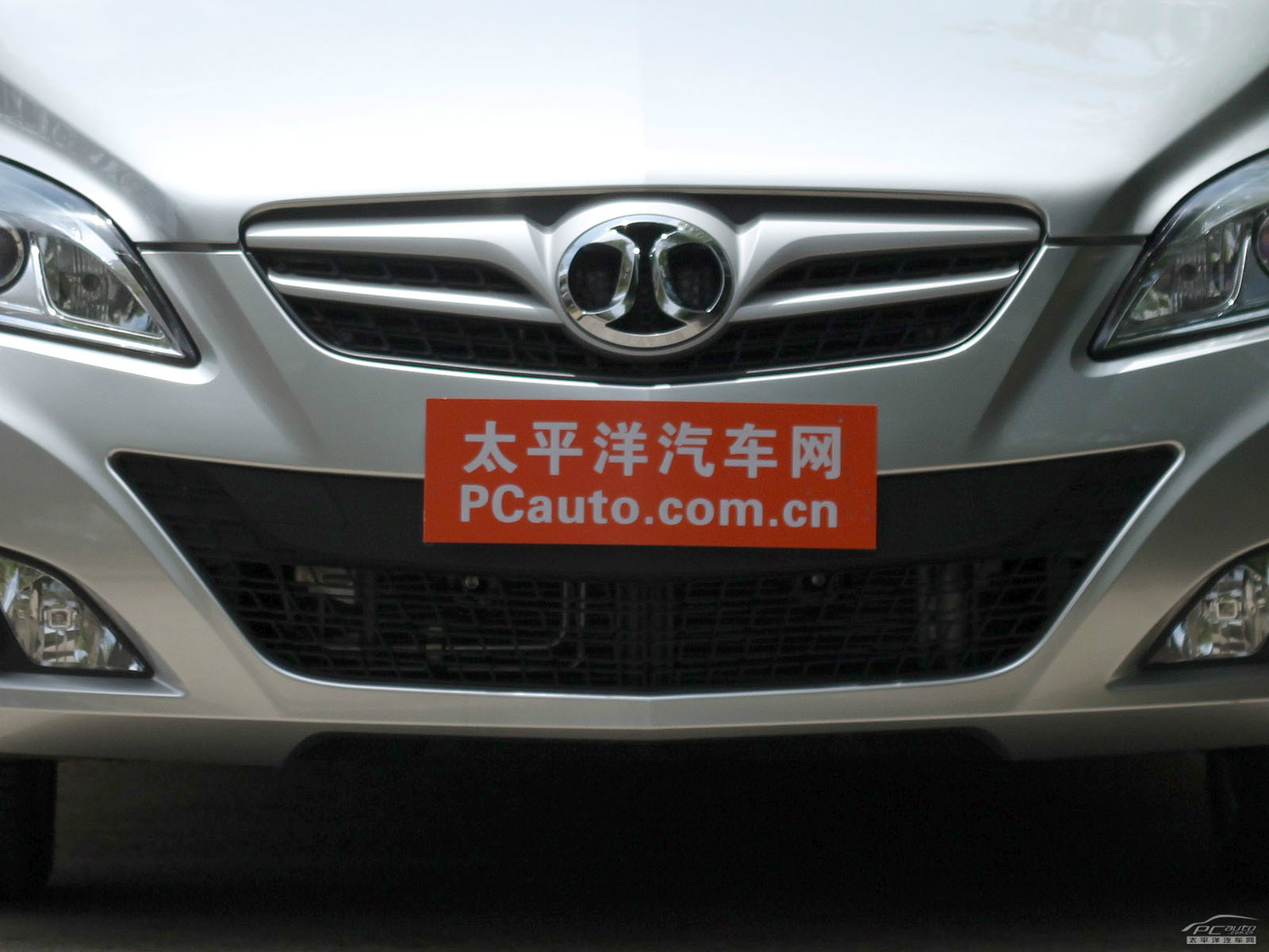 北京汽車E系列外觀高清大圖