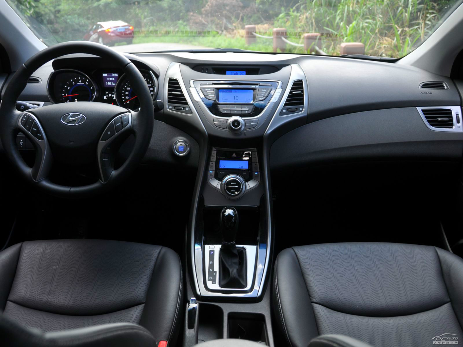 朗動內(nèi)飾高清大圖